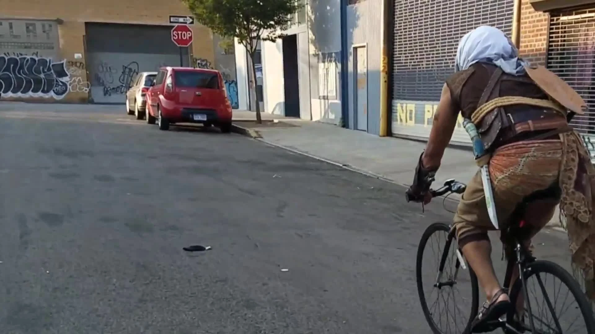 В этом видео парень сделал пародию на геймплейный трейлер Assassin's Creed: Origins