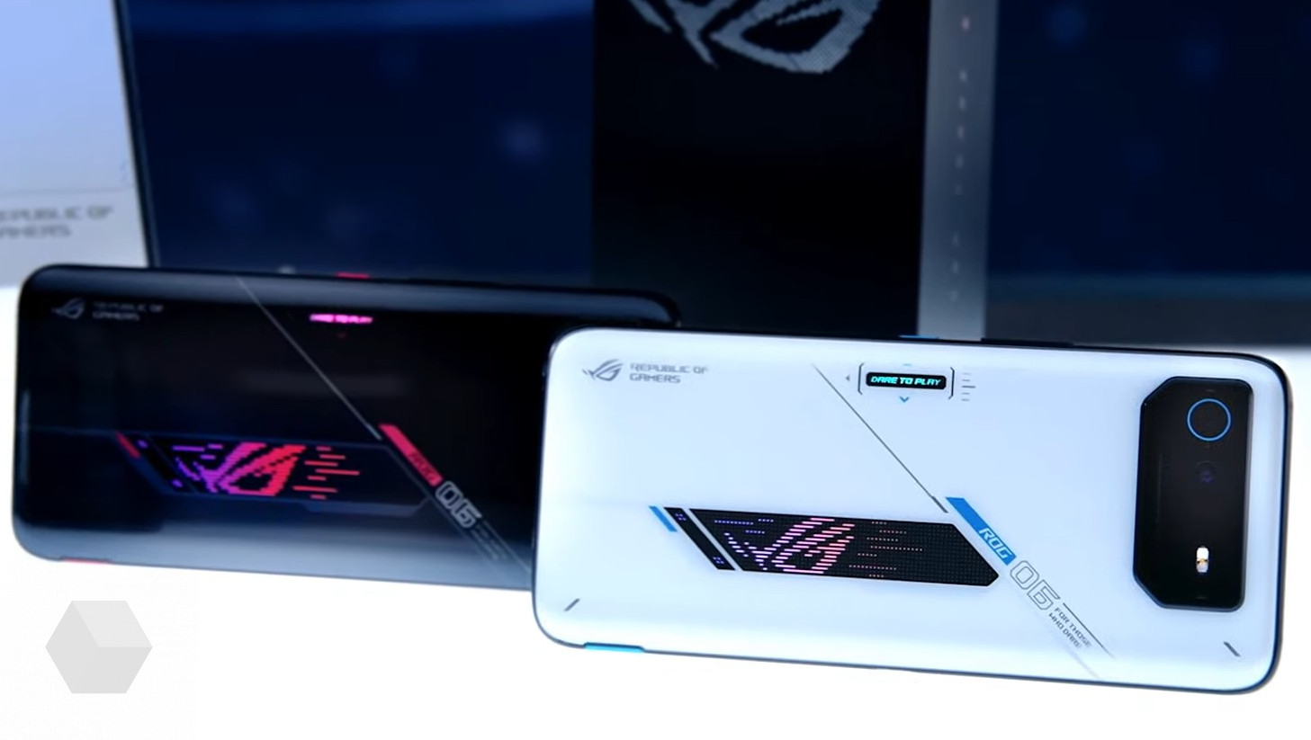 Asus официально представила новую серию игровых смартфонов ROG Phone 6