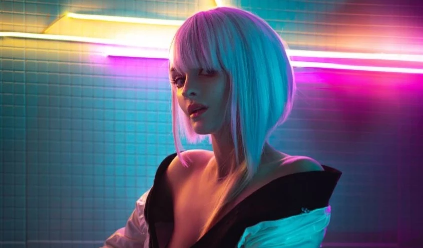 Косплей Люси из аниме Cyberpunk: Edgerunners от Katssby