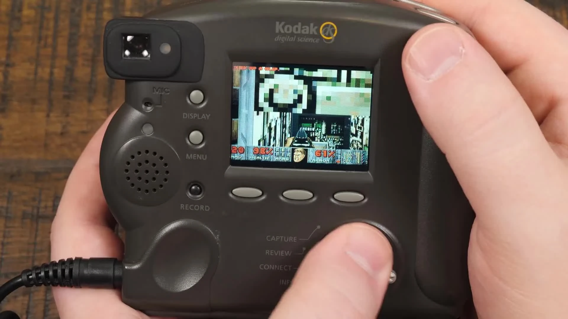 На 21-летнем фотоаппарате запустили Doom