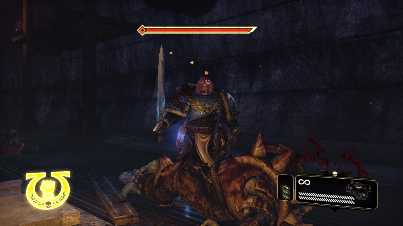 Warhammer 40.000: Space Marine "Шторм-болтер пистолет и каска ультрамарина"