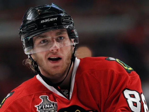 Хоккеиста убрали с обложки NHL 16 за подозрение в изнасиловании