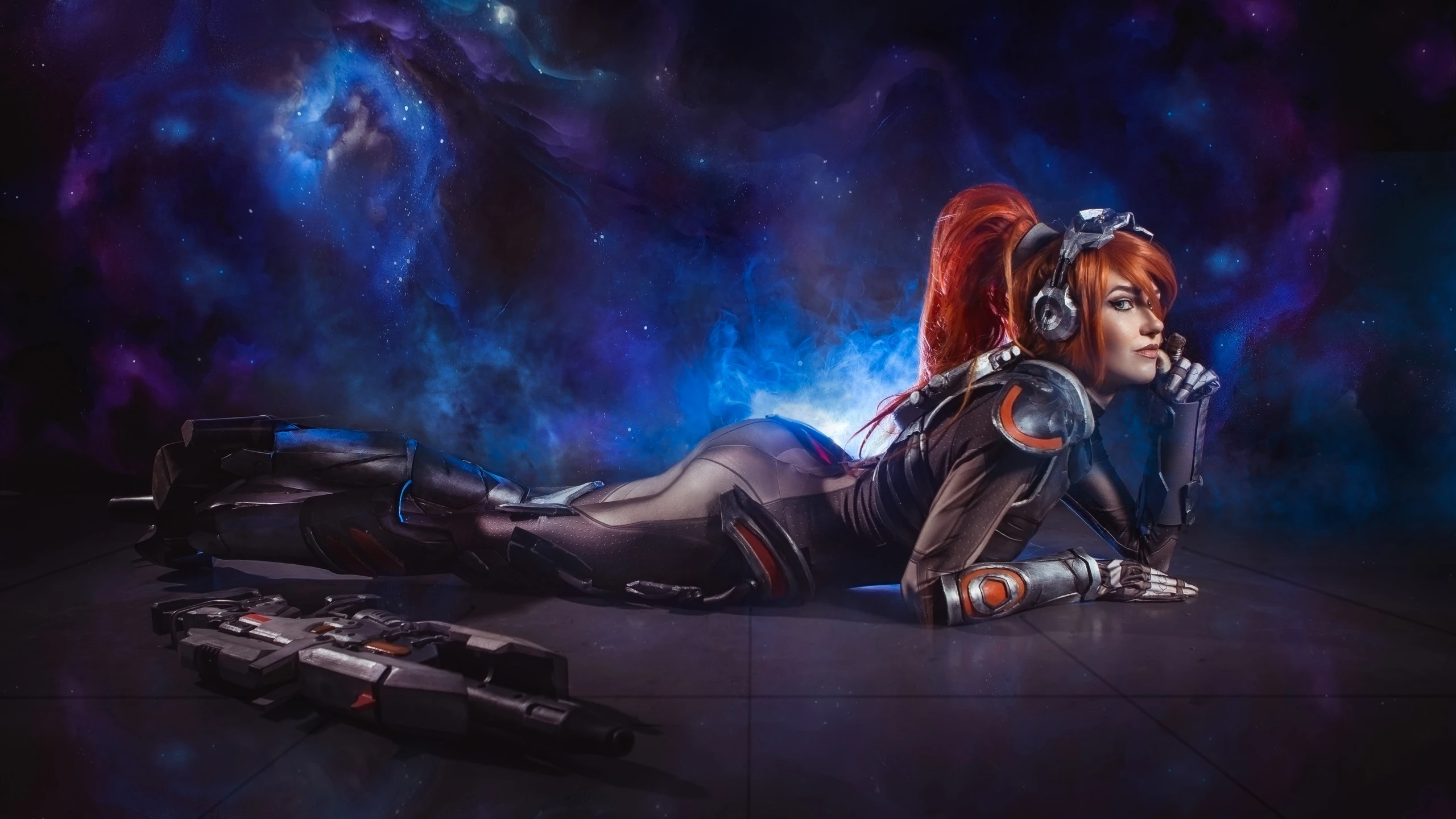 Роковая вдова в образе Сары Керриган - косплей на персонажа Overwatch