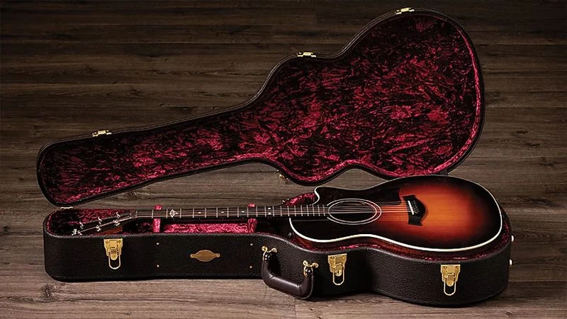 PlayStation продает реплику гитары Элли из The Last of Us 2 за $3000