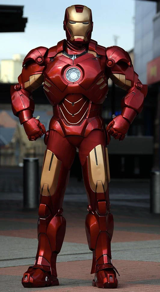 Вы ни за что не догадаетесь из чего сделана эта копия костюма Mark VII из Iron Man