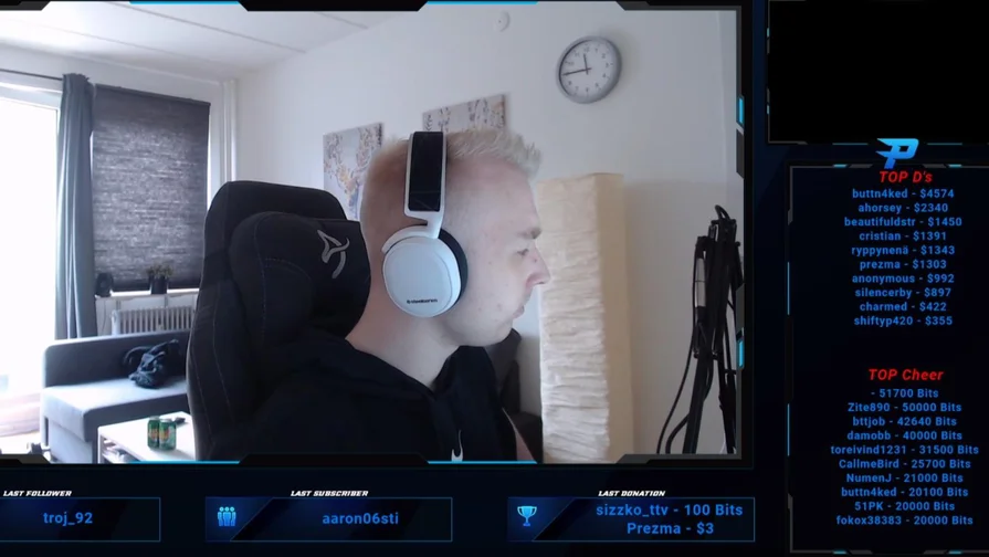 Ребенок потребовал у стримера 90 тыс рублей, которые "случайно" задонатил