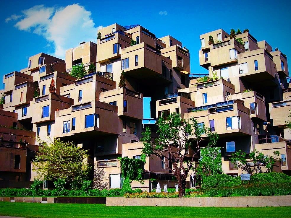 Учился строительству в Sims