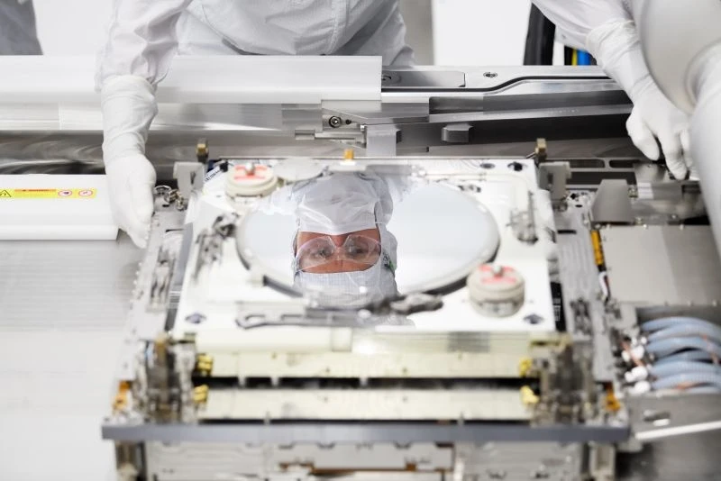 Бывшие инженеры ASML тайно разработали в Китае работающий прототип EUV-литографа