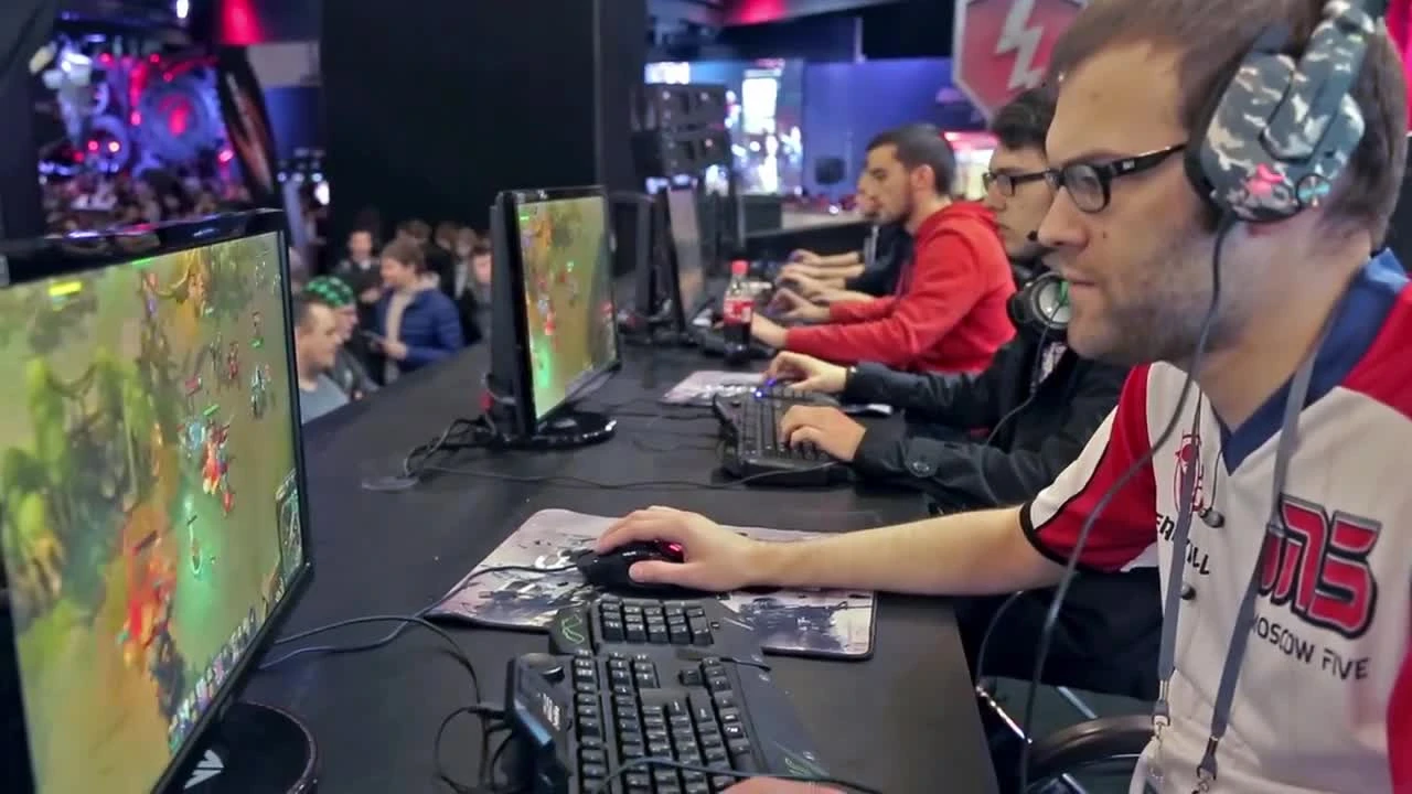 Strife на "Игромире 2014"