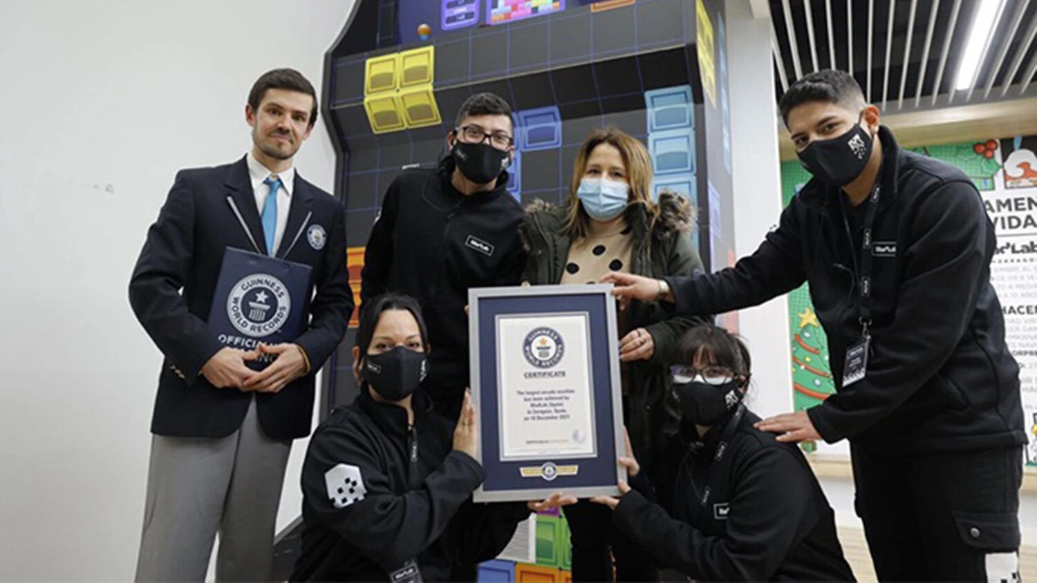 Энтузиасты создали попавший в Книгу рекордов Гиннесса пятиметровый "Тетрис"