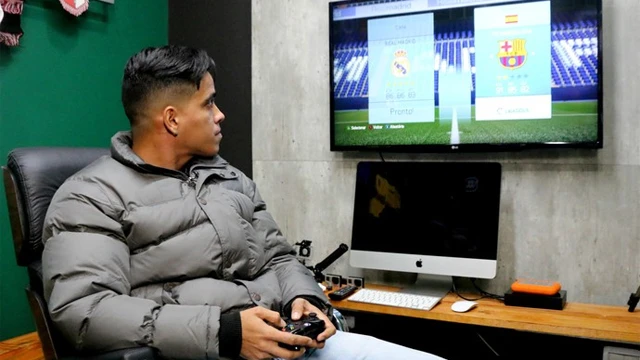 Профессиональный футболист ушел из спорта, чтобы играть в FIFA