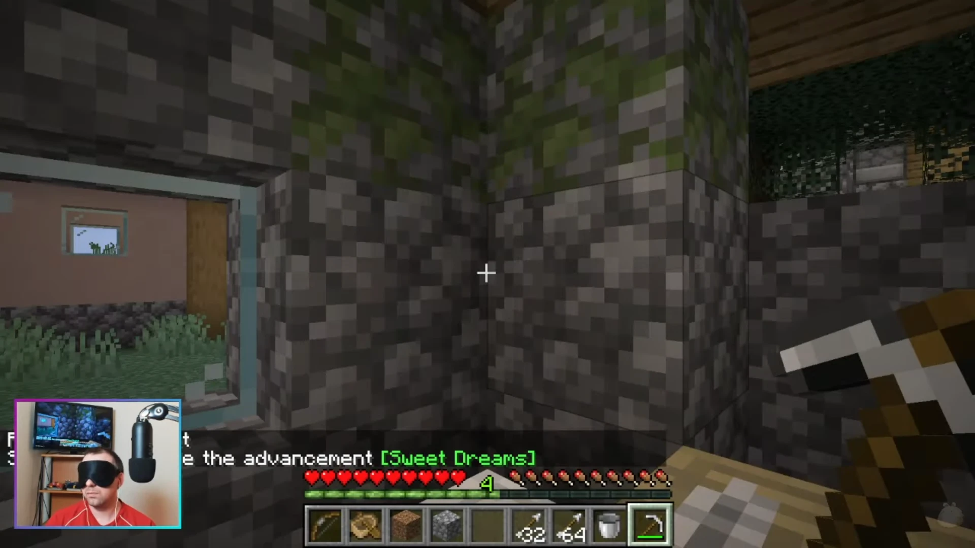 Спидраннер с закрытыми глазами прошёл Minecraft за 33 минуты