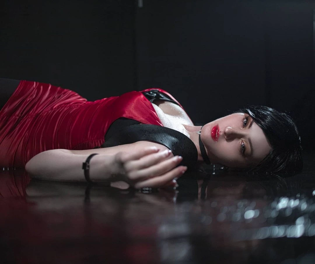 Косплей Ады Вонг из Resident Evil 2