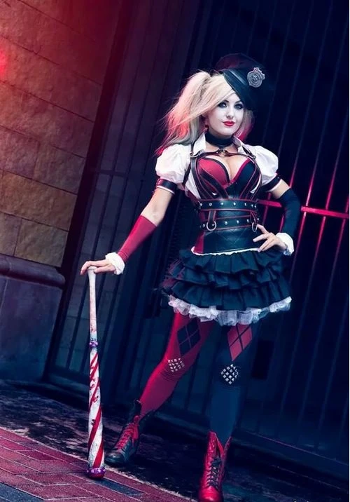 Косплей Джессики Нигри, Персонаж, Harley Quinn ( Харли Квинн )