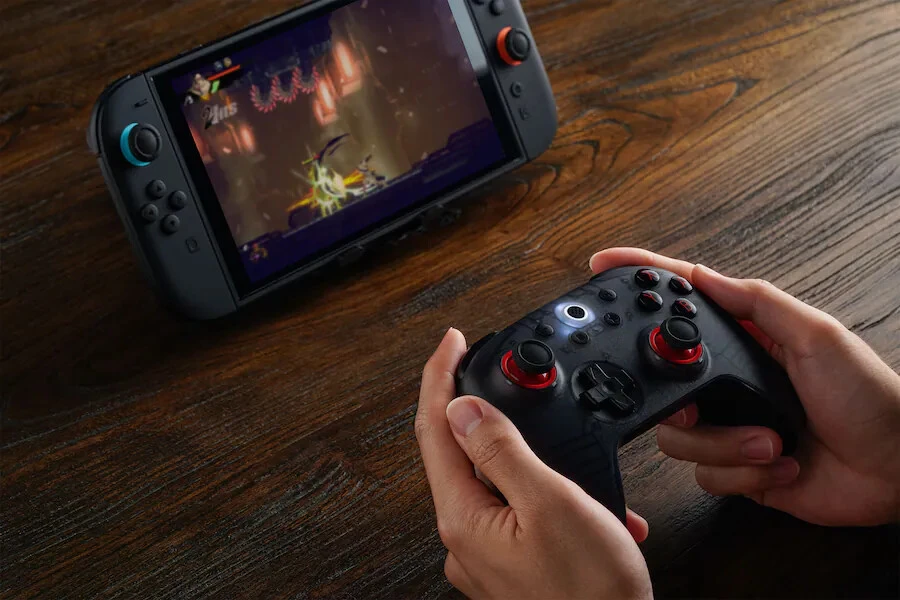 8BitDo выпускает полупрозрачный Bluetooth-контроллер Ultimate 2C для Nintendo Switch