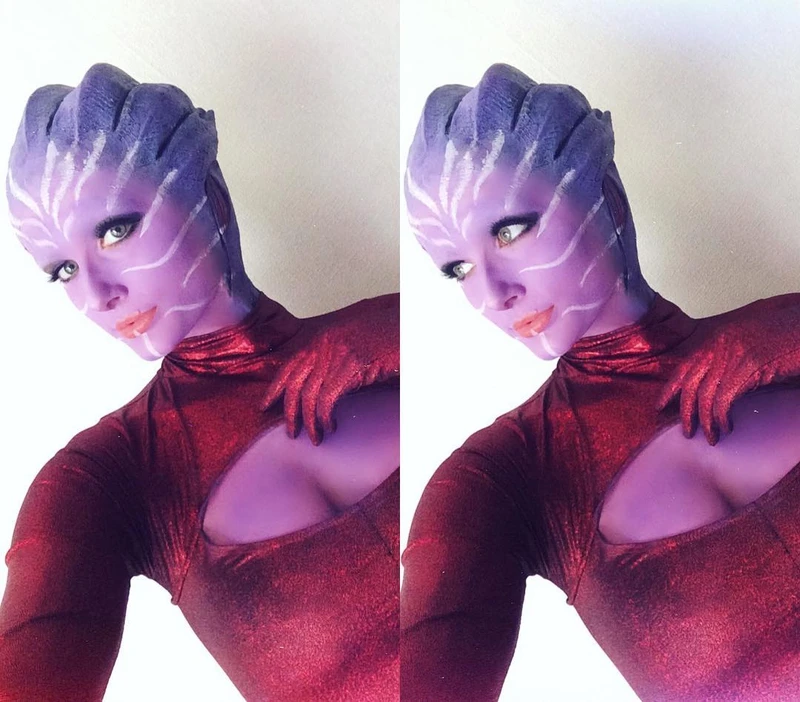 Косплей на азари из Mass Effect - инопланетная сексуальность