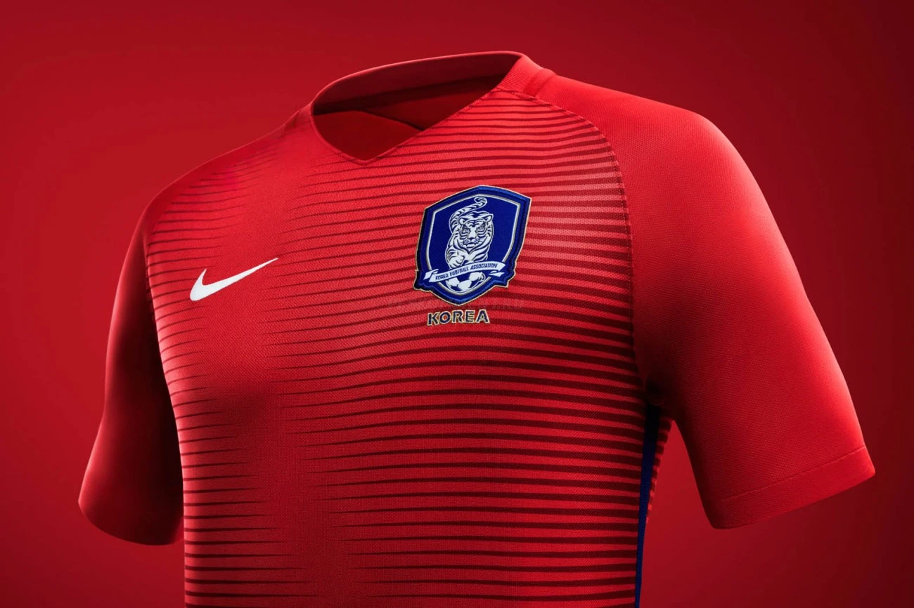 PES 2013 "International Kits"