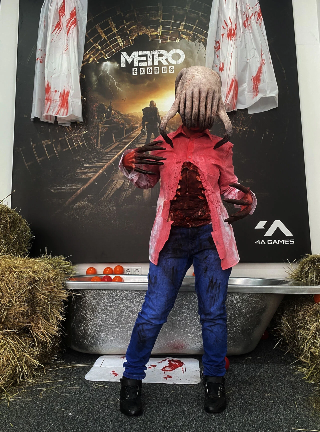 "Счастливого Хэллоуина": 4A Games поздравили игроков с праздником