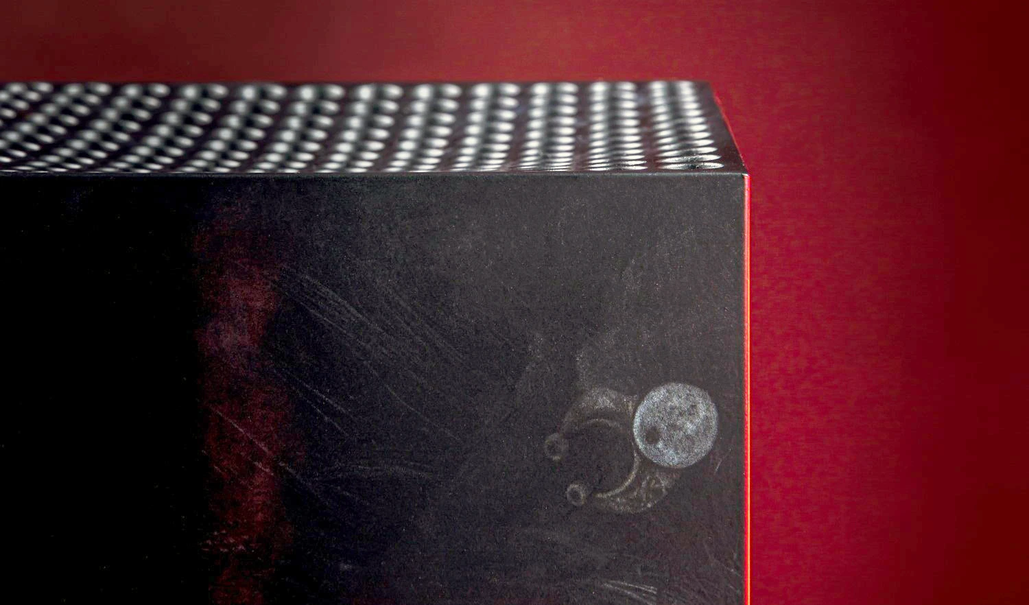 Студия Cyanide показала консоль Xbox One X в стиле Werewolf: The Apocalypse - Earthblood