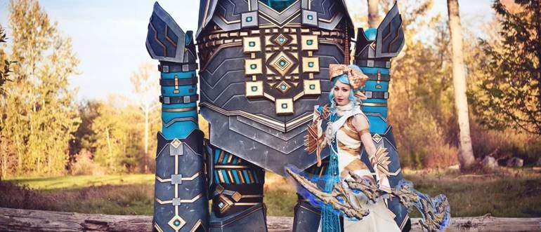 Этот Cosplay Guild Wars 2 включает в себя 9 футового Голема