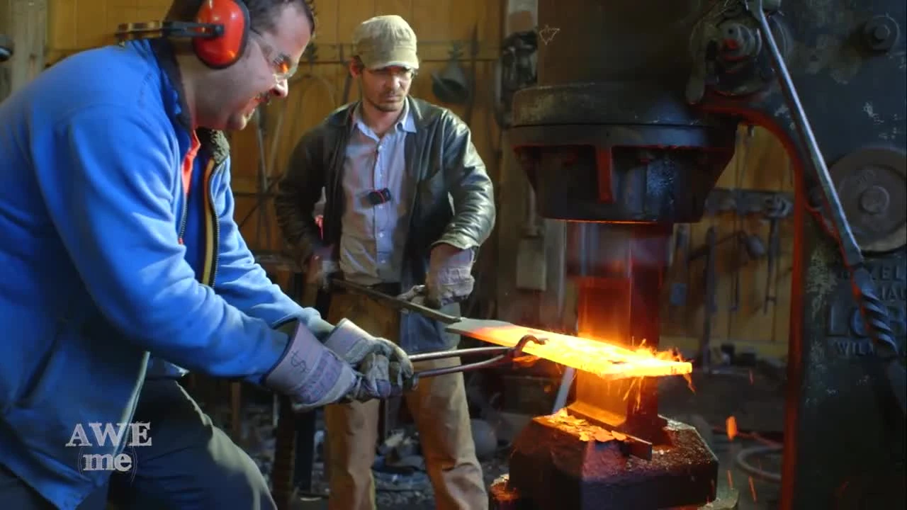 Man at Arms выковали пилу-штык из Bloodborne