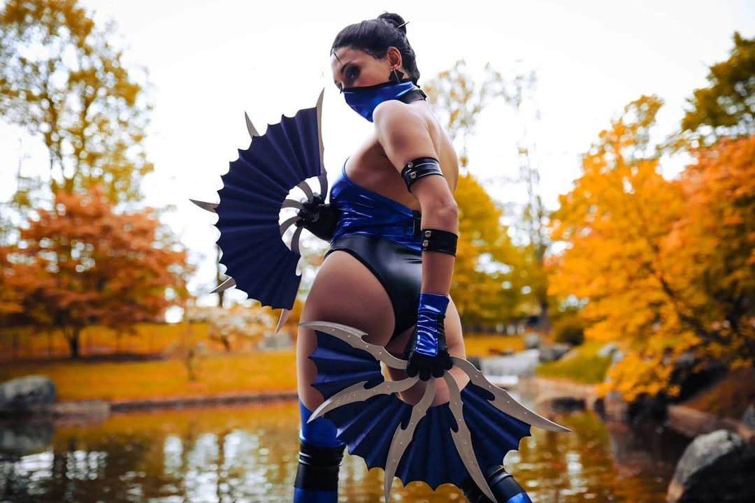 Косплей Китаны из MK3 от Inu Maiden