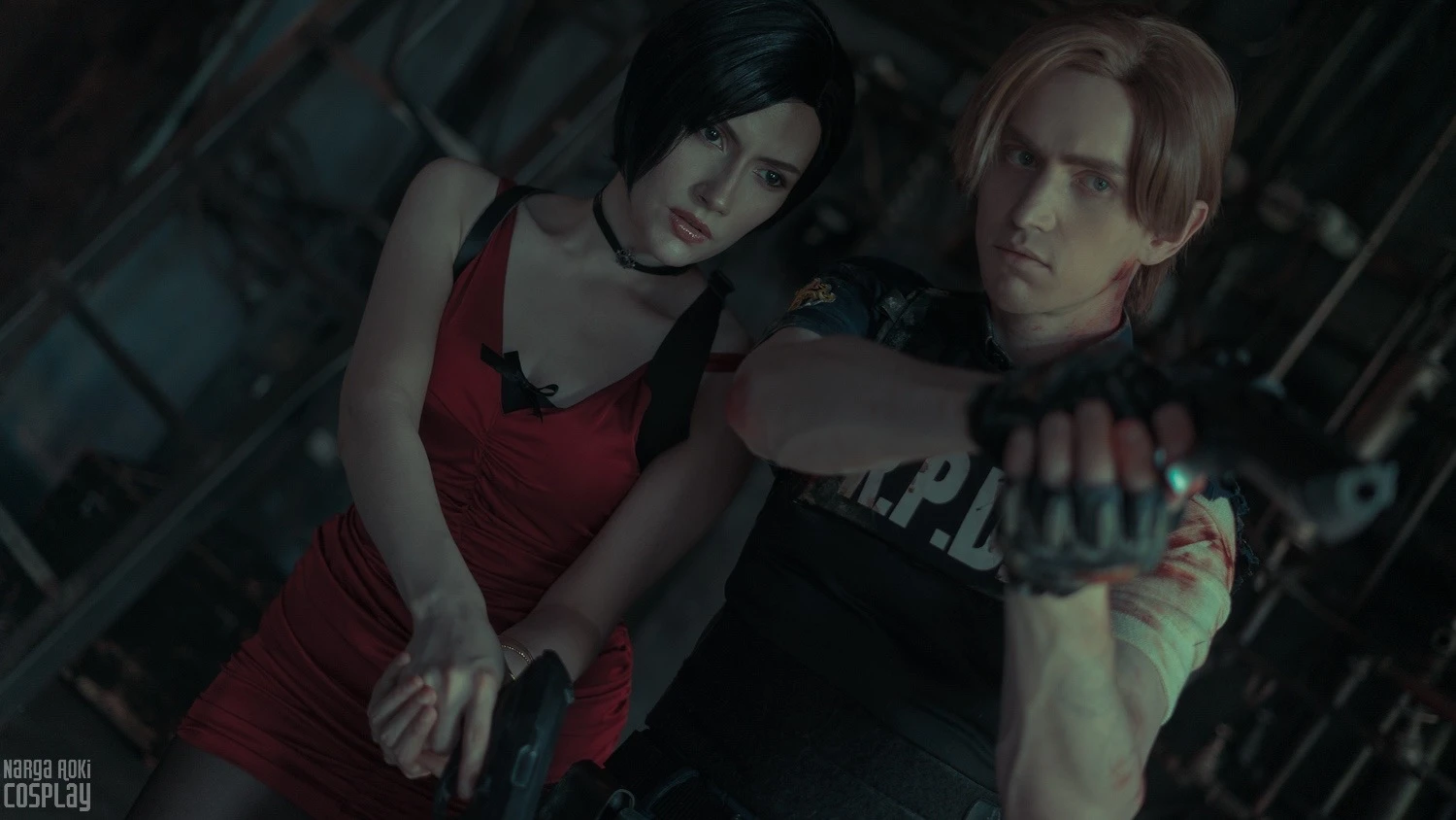 Косплей на Леона и Аду из Resident Evil 2 Remake.