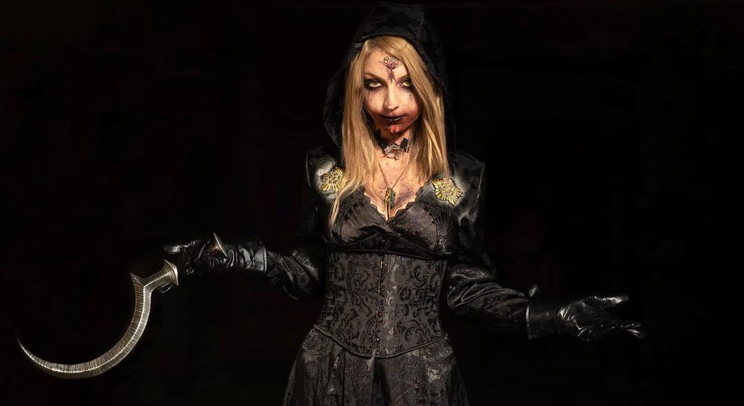 Косплей Белы Димитреску из Resident Evil Village