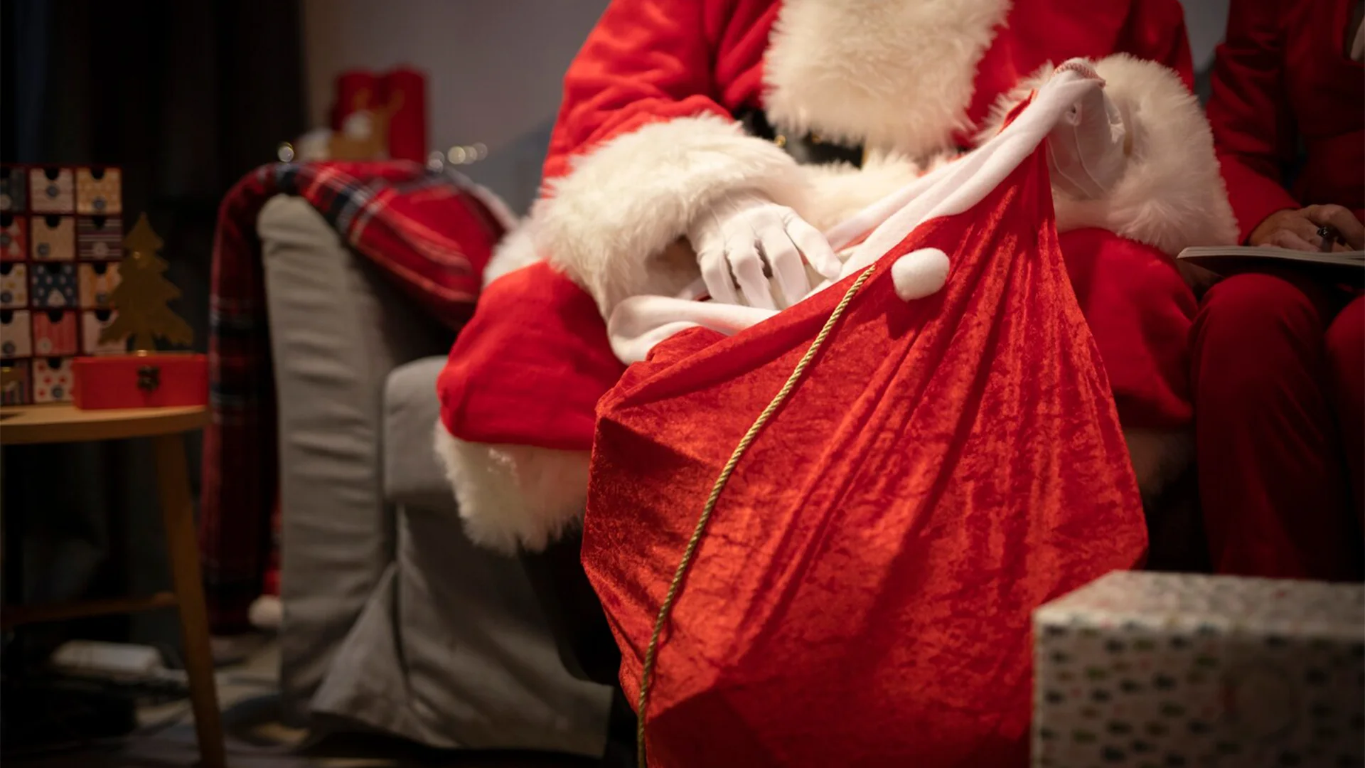 RuStore и F6 предупредили о самых опасных схемах предновогоднего мошенничества