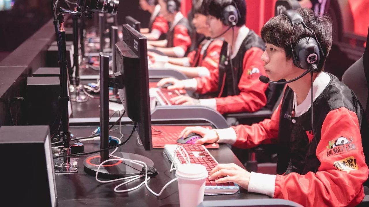 Во время карантина в Китае увеличились доходы от игр, а от смежной рекламы - снизились