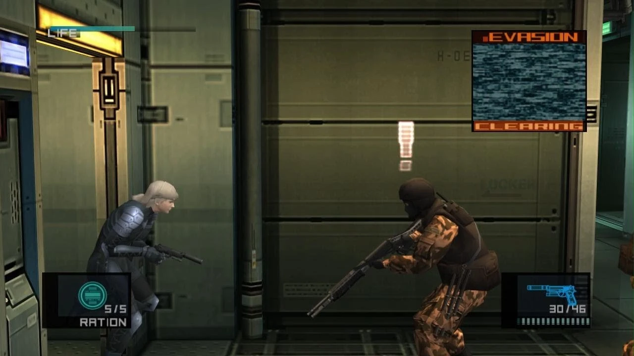 Райден уделал 4 солдат одним приёмом