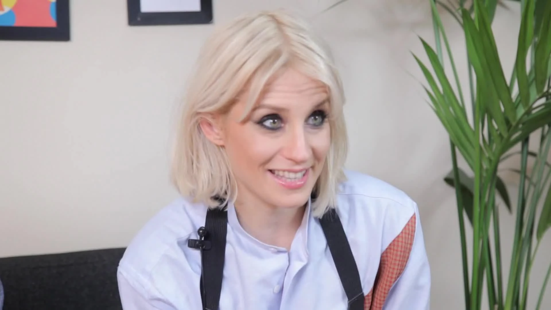 JUST DANCE 2016 "ЗА КУЛИСАМИ | «Улыбайся» от IOWA"