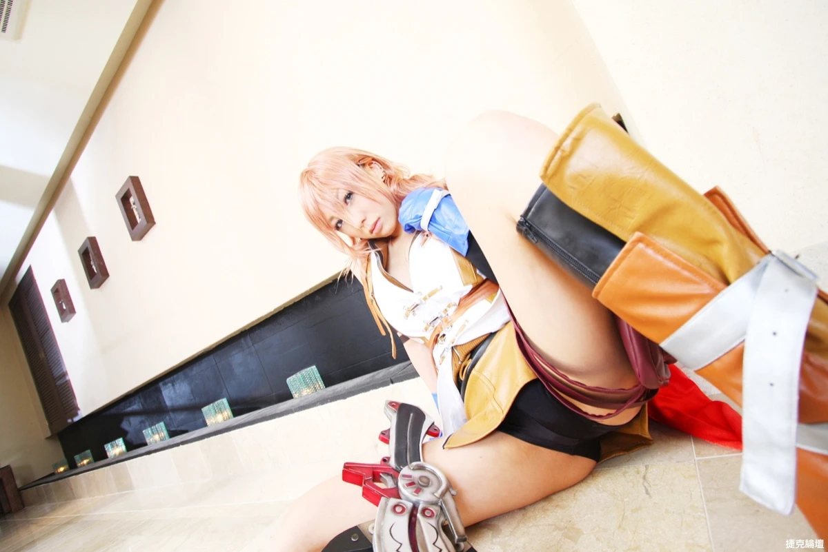 Claire Lightning Farron - зажигательный косплей!