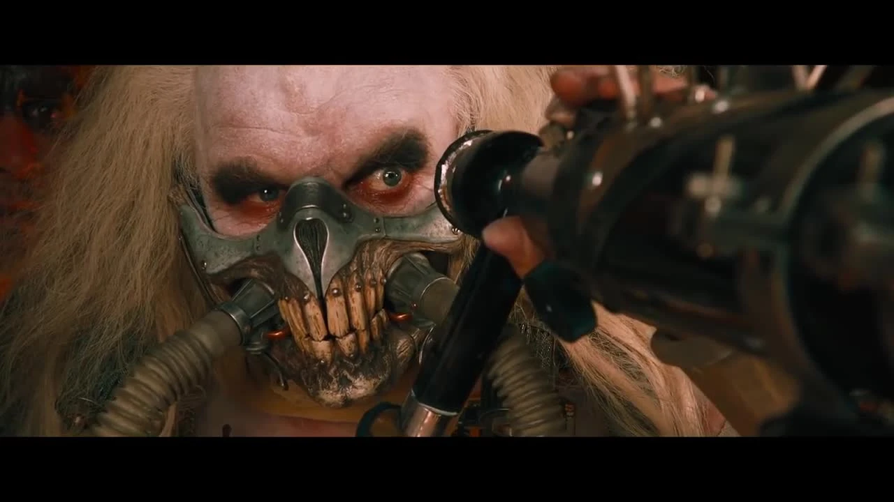 Несмертный Джо из фильмa Безумный Макс: Дорога Ярости