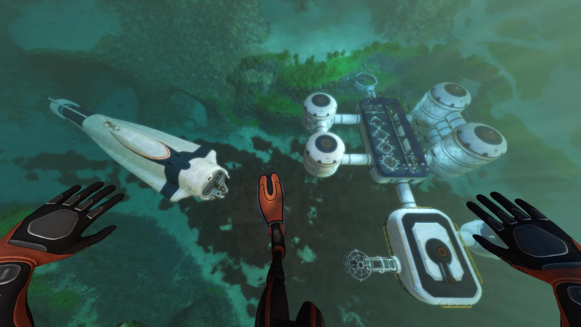 Subnautica "Сохранение - сюжет немного пройден, есть всё для выживания, на базе есть все ресурсы, циклоп, мотылек"