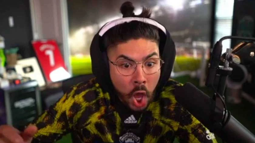 Самый популярный стример FIFA 22 получил бан в игре во время прямого эфира