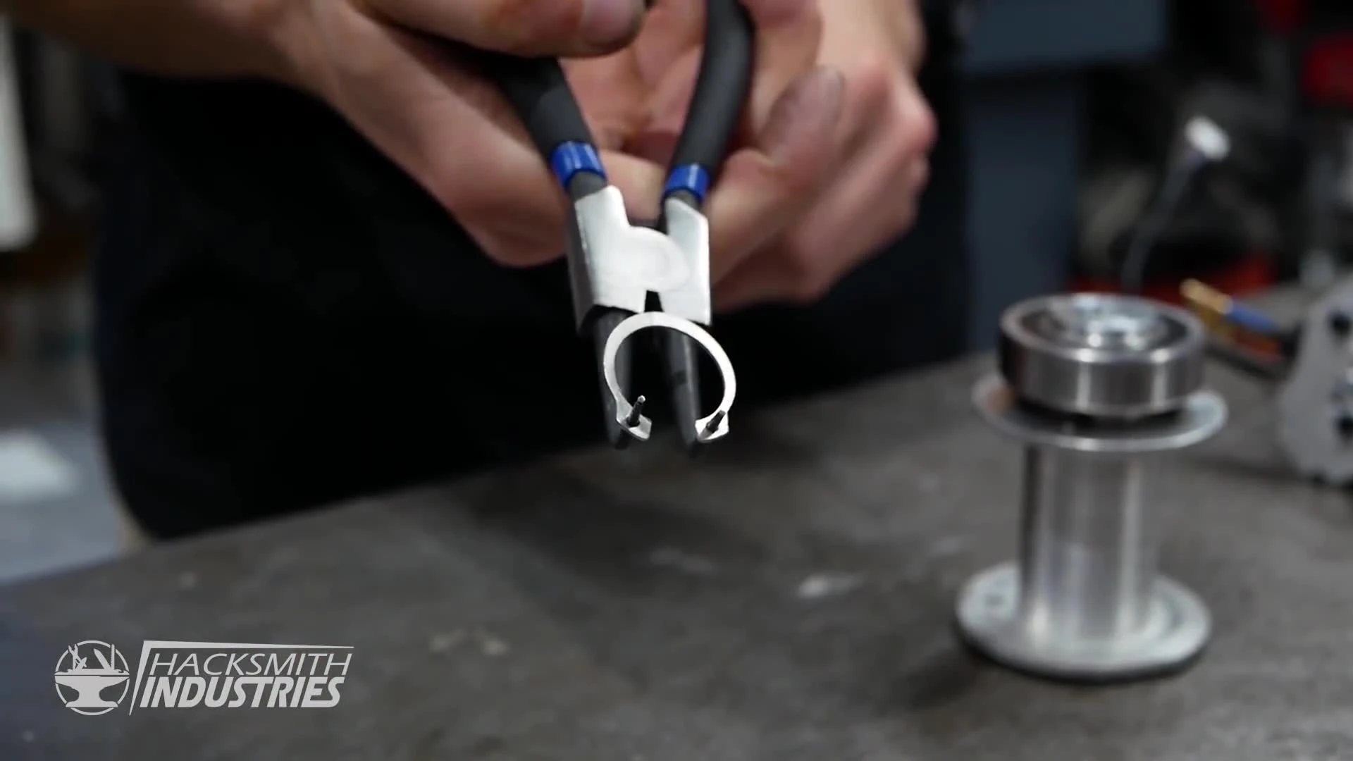 Энтузиасты создали настоящий крюк-кошку из Just Cause