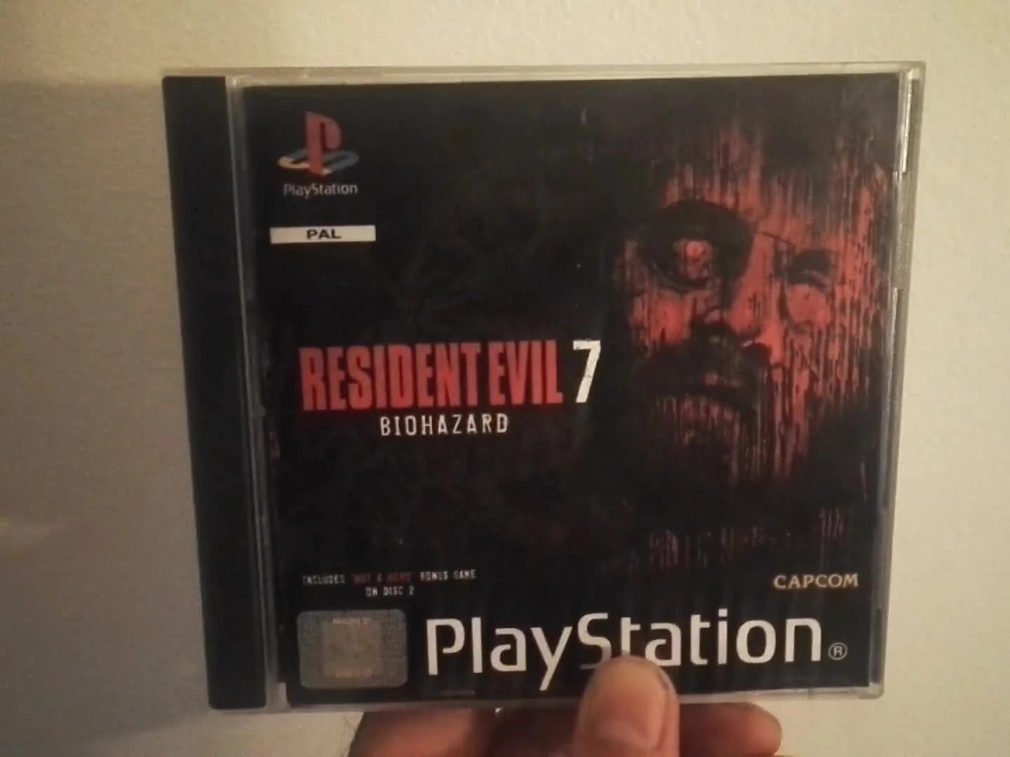 Если бы Resident Evil 7 была выпущена в 1998 году