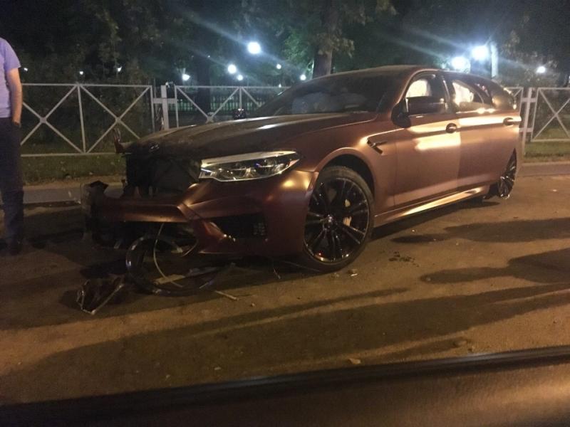 Дорогое BMW, почему не запретили деформироваться кузову вашей новой M5?)