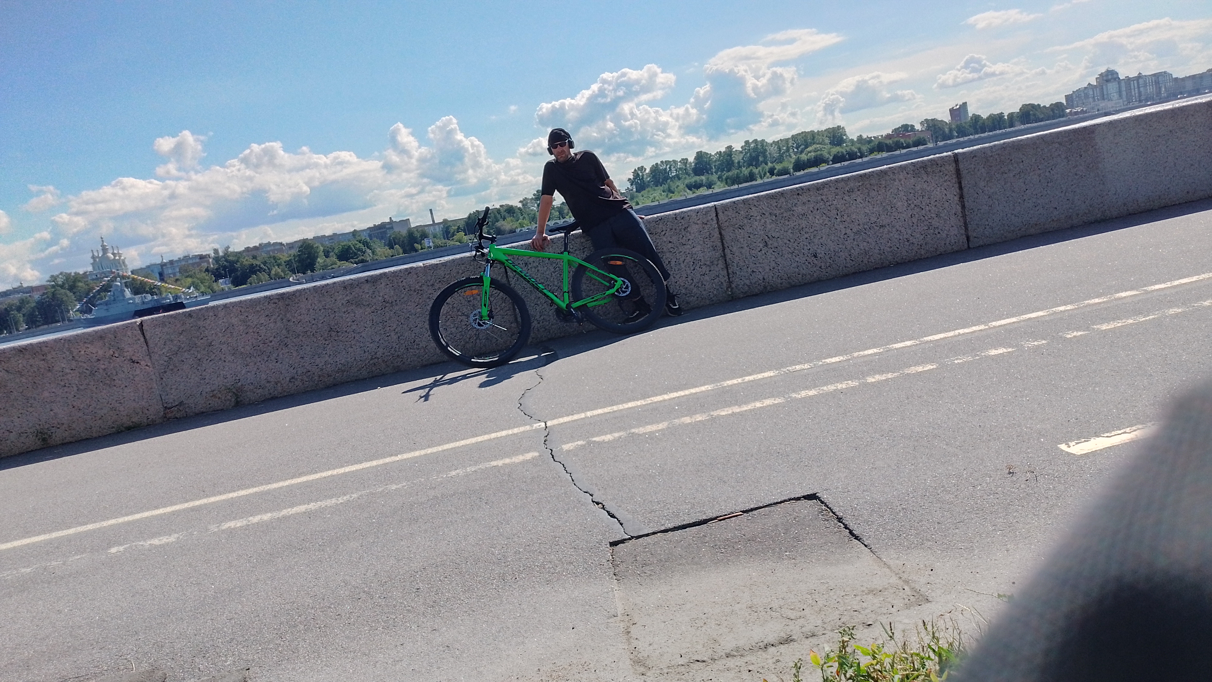 спортивный