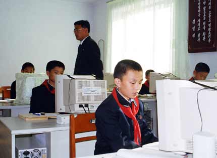 Пионеры за компьютерами