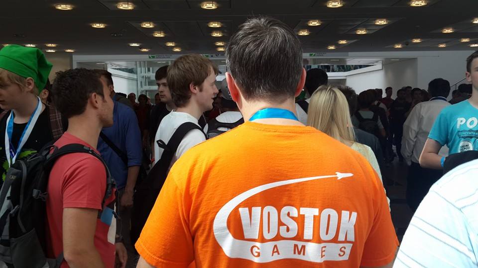 зрители на концерте. вид со сцены. здесь публика. люди на концерте. академик-бэнд анатолия кролла.