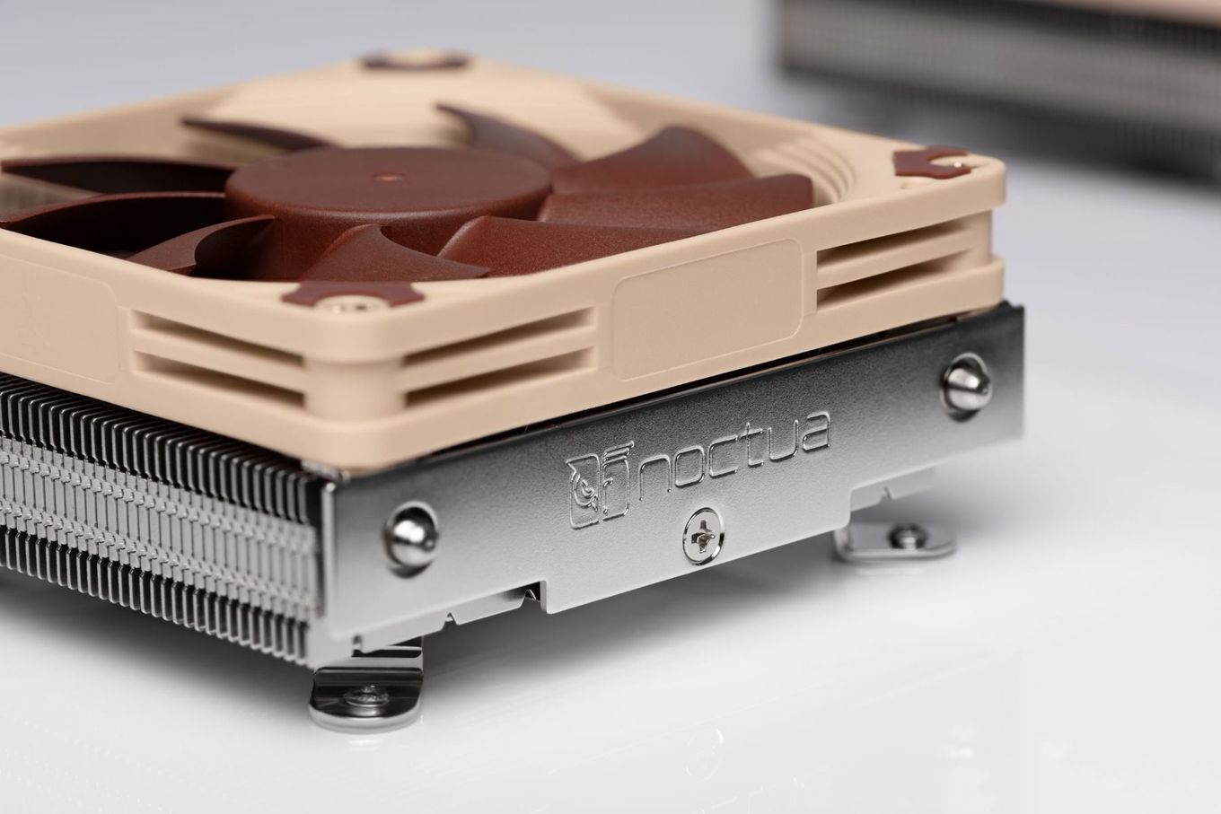 Noctua представила низкопрофильные кулеры NH-L9i для LGA1700 и ...