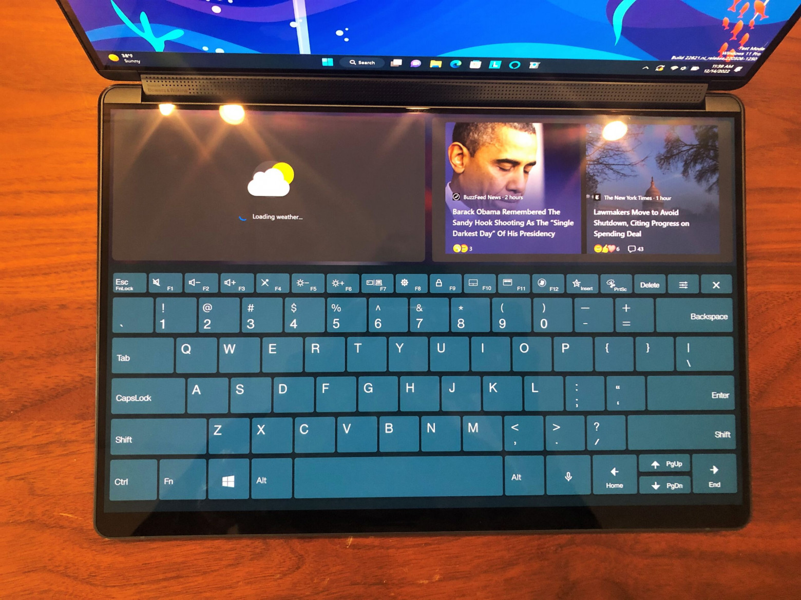 Lenovo представила ноутбук Yoga Book 9i с двумя дисплеями и внешней ...