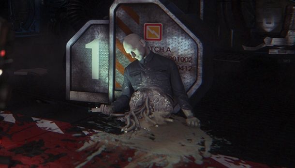 Как и в фильмах, внутренности андроидов напоминают молочный суп с макаронами (шутка ли, в оригинальном фильме для съемок сцен с оторванной головой андроида действительно использовался молочный суп с вермишелью)