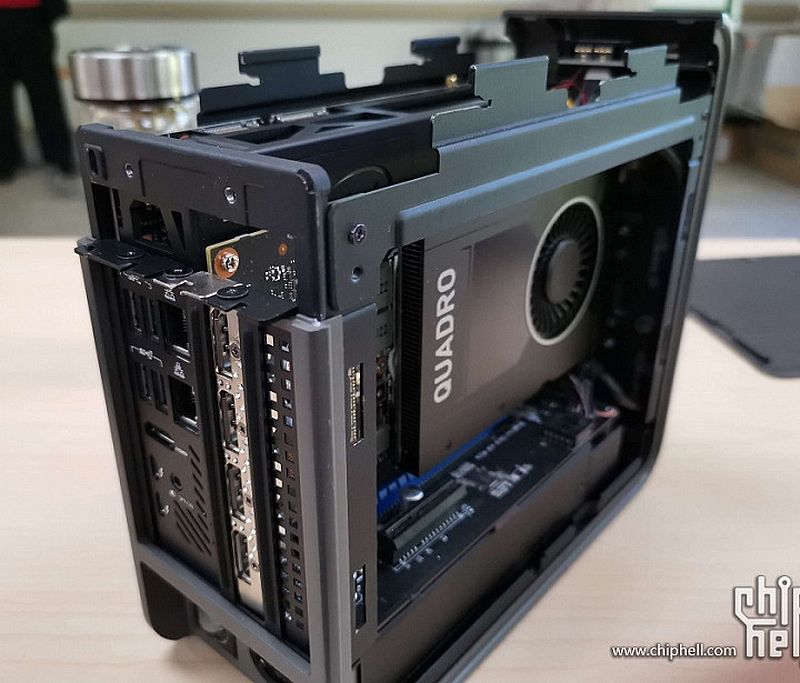 Фотогалерея дня: мини-компьютер Intel NUC Quartz Canyon