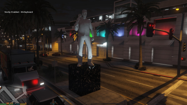 Tommy Vercetti Statue