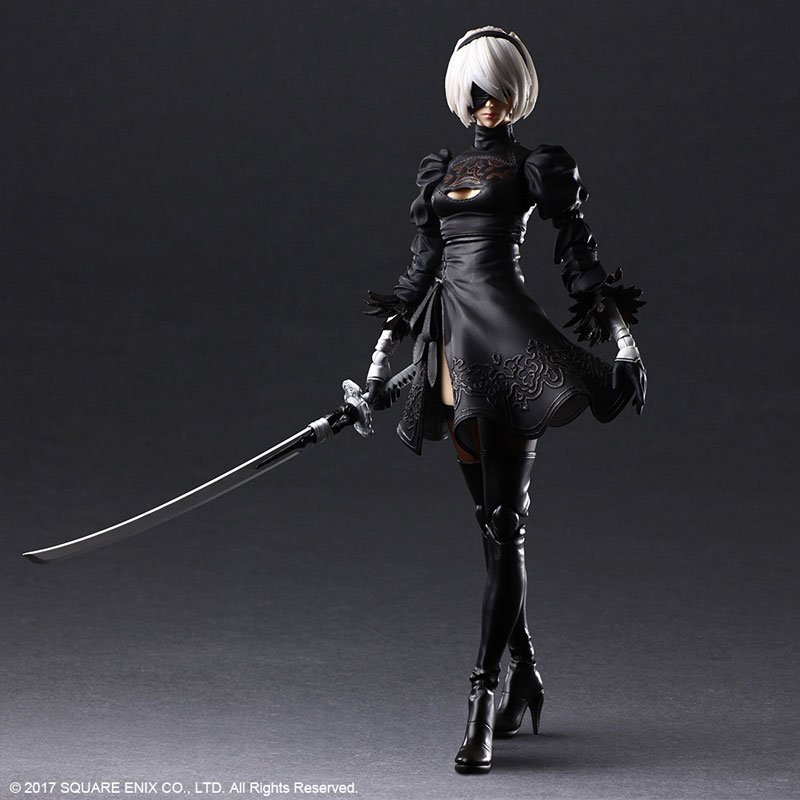 Square Enix представляет фигурки 2B из NieR: Automata и Кайнэ из NieR ...