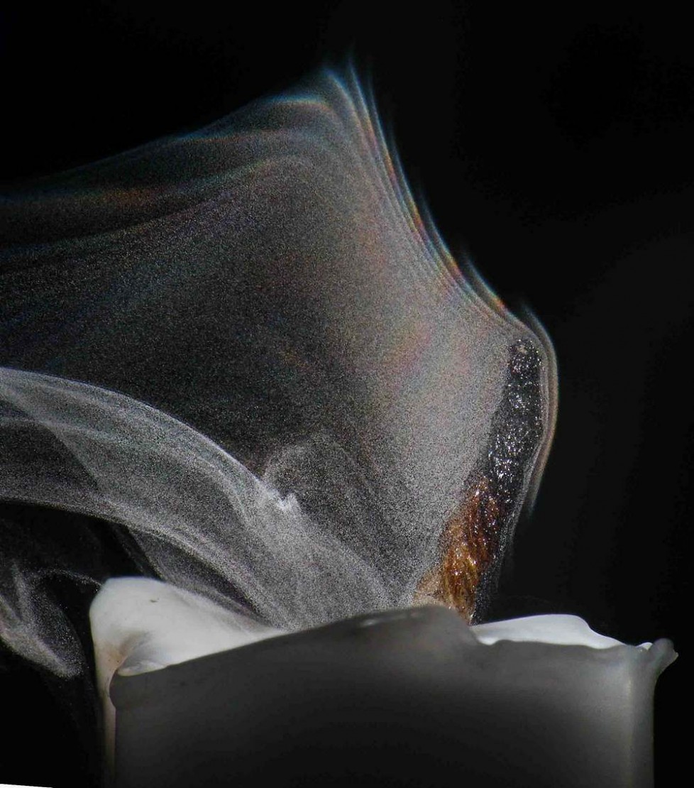 Погасшая спичка. Потухшая свеча. Спичка потухла. Потухшая свеча. Спичка потухла.