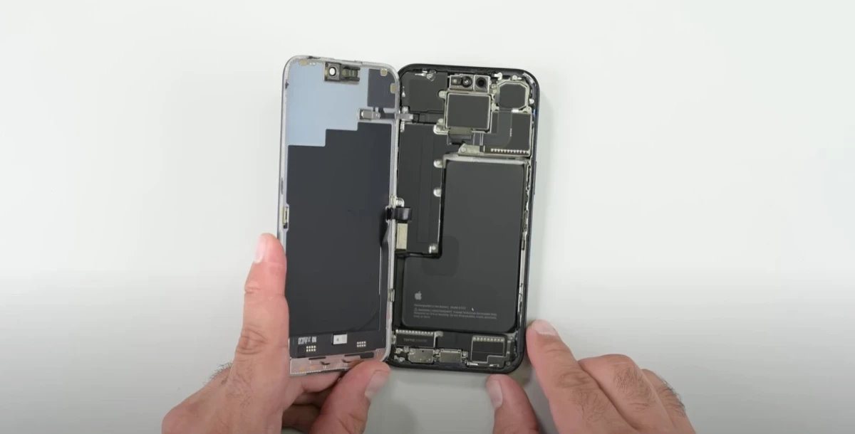 Производство iPhone 15 Pro Max обходится примерно в 558 долларов